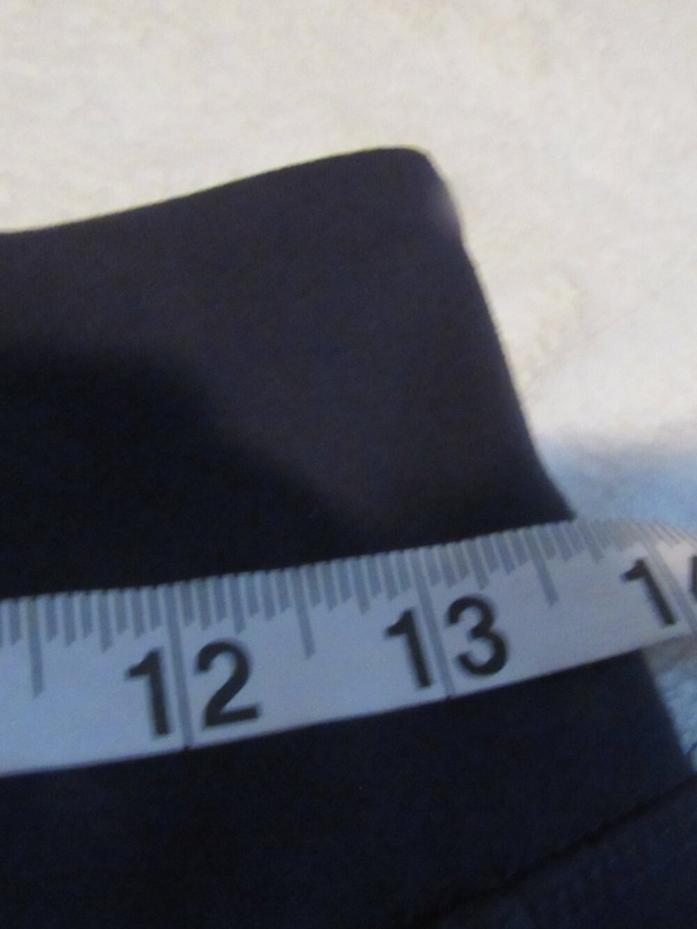 ALO Yoga Navy Leggings with Pleated Side Detail - Picture 9 of 16